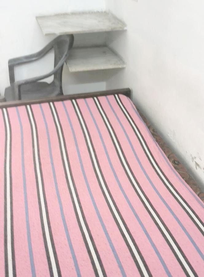 Gandhi Ganaga Guest House Varanasi Eksteriør billede